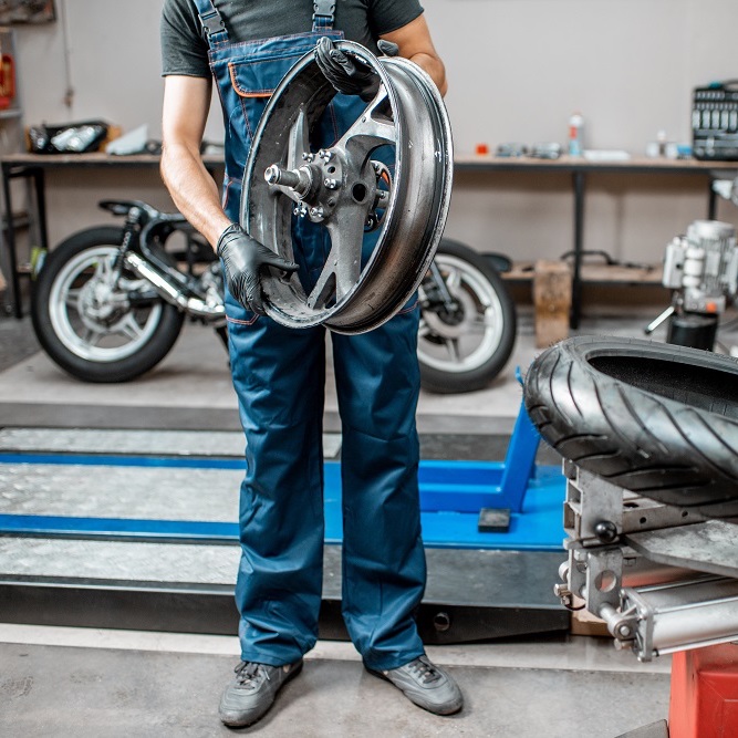 Vulcanizare Motociclete Ploiesti, Service roti moto